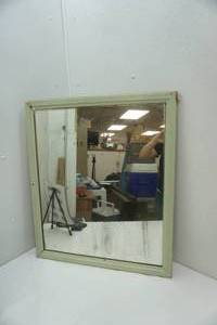 lot 125 image: Vintage Mirror 28x 24