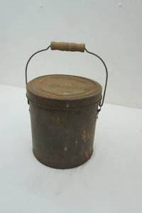 lot 187 image: Antique Tin Lunch Pail