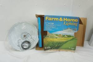 lot 200 image: 14 Yard Light (New)