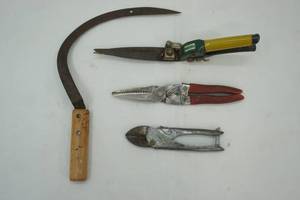 lot 233 image: Gardening Tools