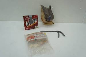 lot 229 image: decoy, fish line