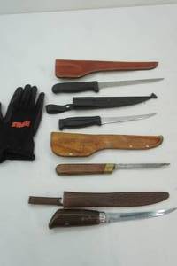 lot 257 image: 4 Filet Knives wsheaths & Rapala Glove