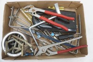 lot 259 image: Hand Tools and Hardware Lot