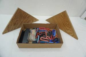 lot 270 image: Wooden Corner Shelves and Plastic Shims