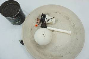 lot 277 image: Heated Bird Bath, Water Wiggler, Aerator, Bird Seed