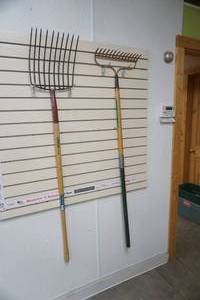 lot 283 image: Metal Rake & ManureMulch Fork