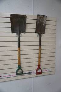 lot 290 image: D-Handle Shovels (2ct)