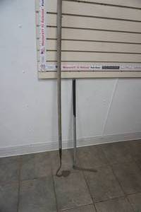 lot 296 image: Hoe & Weed Wacker