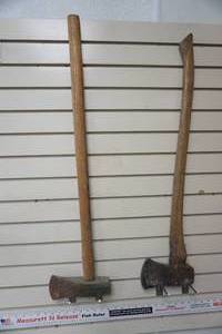 lot 304 image: Sledgehammer & Axe