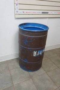 lot 308 image: Drum 31 tall by 19 diameter