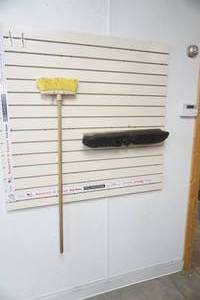 lot 307 image: Broom Head & Broom