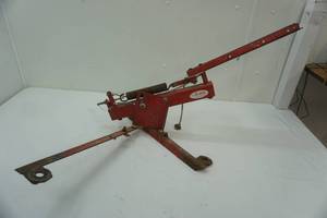 lot 311 image: Vintage Clay Pigeon Thrower