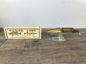 lot 28 image: Vintage Creek Chub Fishing Lure in Box