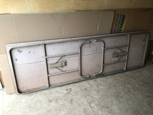 lot 18 image: Fold Up Banquet Table