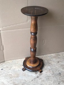 lot 9 image: Solid Wood Plant Stand
