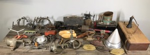 lot 218 image: Large Lot of Vintage Collectibles