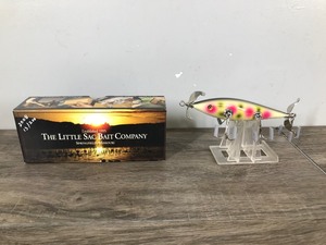 lot 226 image: The Little SAC Bait Company Meramec Collectible Fishing Lure in Box