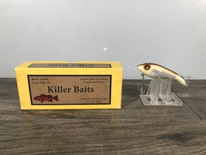 lot 228 image: Killer Baits Heddon Style Glassey Tadpolly N Chocolate Scale Color Collectible Lure in Box