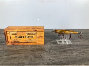 lot 231 image: Killer Baits Heddon Style Little SAC Style 150 Collectible Fishing Lure in Autumn Leaves Color