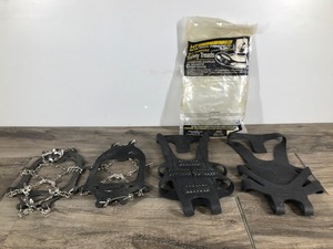 lot 262 image: 2 Sets of Fishing Strap On Cletes