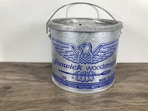 lot 265 image: Vintage Fenwick Woodstream galvanized metal minnow bucket