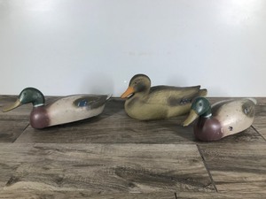 lot 269 image: 3 - Collectible Duck Decoys