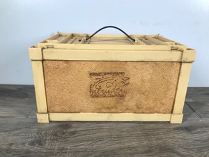 lot 277 image: Storage Box for Holding Night Crawlers for Fishing