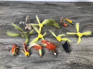 lot 339 image: Lot of 14 Vintage Fly Fishing Lures
