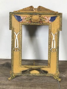lot 352 image: ANTIQUE WWI IRON METAL PICTURE FRAME MILITARY ARMY RIFLEEAGLEDRUM US FLAGS