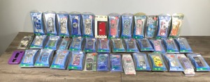 lot 407 image: Large Lot of Cell Phone Cases