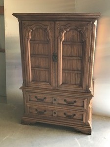 lot 3 image: Vintage Thomasville Solid Wood 5 Drawer Armoire with Storage up Above