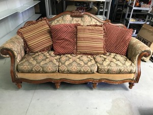 lot 4A image: Antique Victorian Sofa