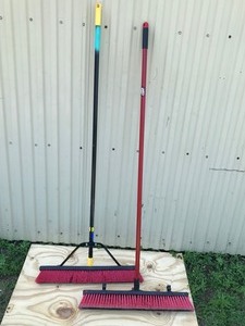 lot 450 image: 2 - Shop Brooms