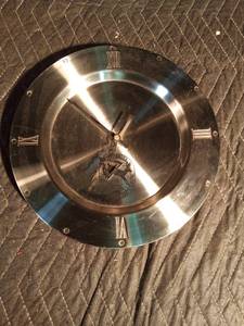 lot 189 image: MN Deer Hunters Association clock