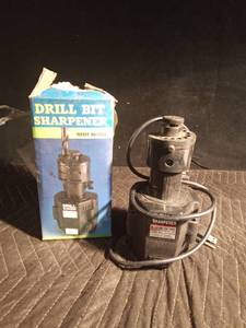 lot 135 image: Drill bit sharpener