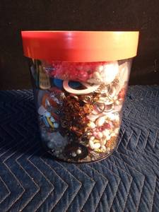 lot 176 image: Jar of jewelry pieces