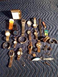 lot 164 image: 15 mens watches