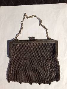 lot 112 image: Antique German Silver mesh purse
