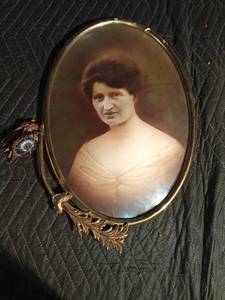 lot 99 image: Vintage Bubble picture