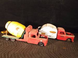 lot 72 image: Structo metal cement truck and City of Toyland no.7 metal garbage truck