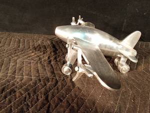 lot 52 image: Cast aluminum metal aviation propeller airplane bank made in India