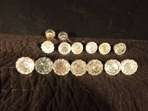 lot 38 image: Antique glass doorknobs