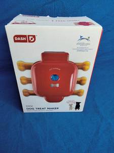 lot 138 image: Dash Mini Dog Treat Maker.