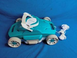 lot 151 image: Bestway AquaTronix G200 Robotic Pool Vacuum