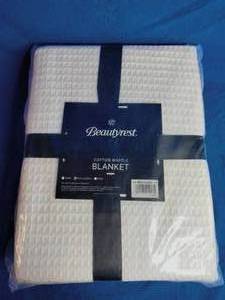 lot 156 image: Waffle Weave Cotton Blanket - Beautyrest - Full  Queen