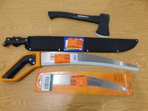 lot 123 image: OUTDOOR TOOL LOT