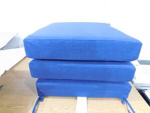 lot 138 image: (3) 22x19 Navy Blue Outdoor Cushions