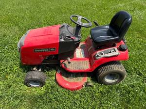 lot 14 image: Snapper 42-Inch Riding Lawn Mower with 22 HP Briggs & Stratton Engine