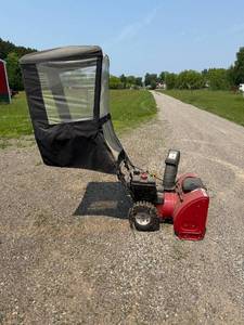 lot 15 image: Used Craftsman Snow Blower with Enclosure