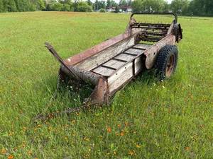 lot 20 image: Antique Metal and Wood Manure Spreader
